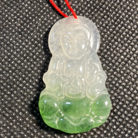 Ice jade pendant - Picture 3 of 9